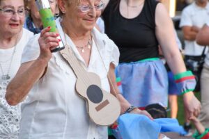 Generaciones unidas: Niñas, niños y adultos mayores compartieron una tarde de integración y comunidad
