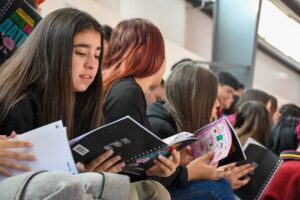 Educación financiera para adolescentes: Navarro recibió el programa #RicoEnData